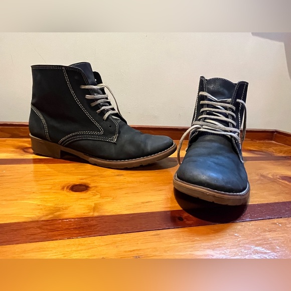 Vintage Leather lace up ankle boots - Picture 3 of 11